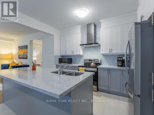 36 Shawbridge Court, Hamilton, ON - Indoor Photo Showing Kitchen With Double Sink