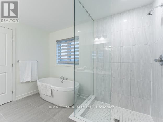 36 Shawbridge Court, Hamilton, ON - Indoor Photo Showing Bathroom