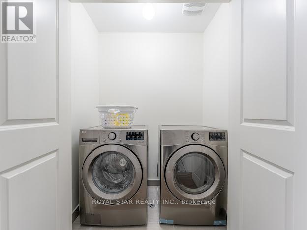 36 Shawbridge Court, Hamilton, ON - Indoor Photo Showing Laundry Room