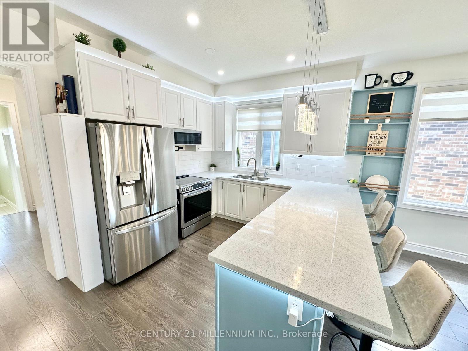 50 Seaton Crescent, Tillsonburg, ON - Indoor Photo Showing Kitchen With Stainless Steel Kitchen With Double Sink