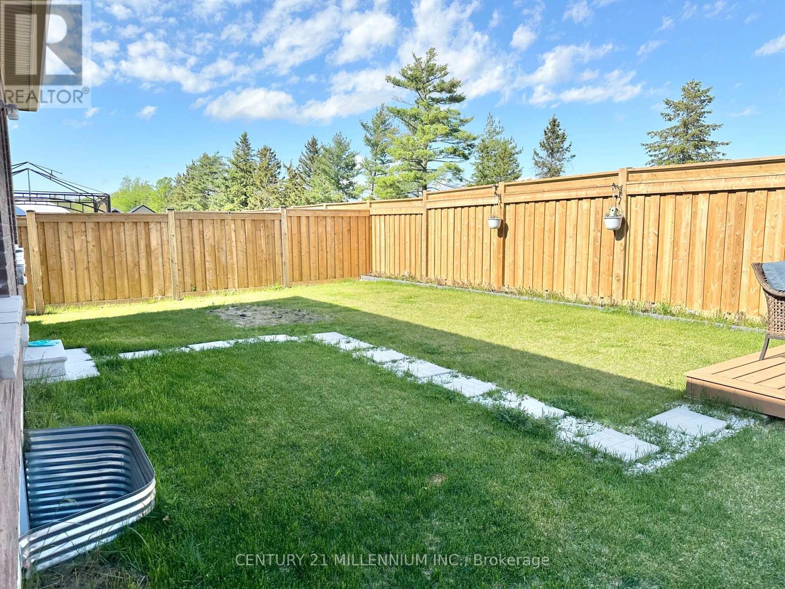 50 Seaton Crescent, Tillsonburg, ON - Outdoor With Backyard