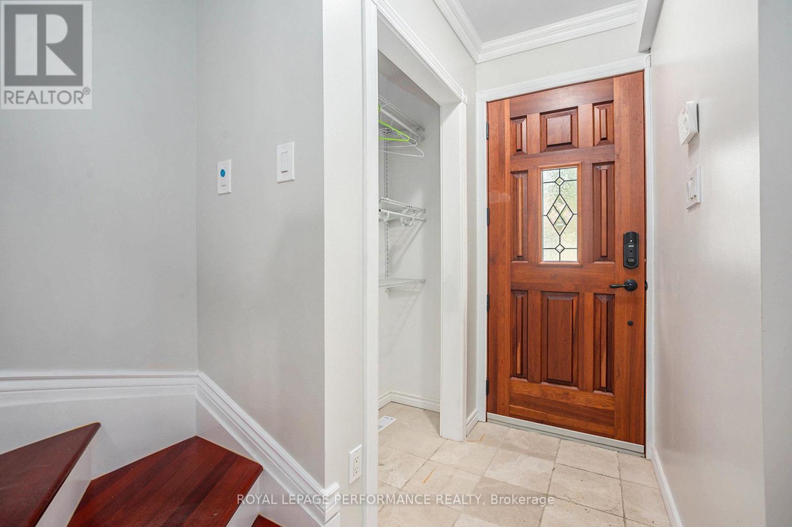 20 Perkins Street, Ottawa, ON - Indoor Photo Showing Other Room