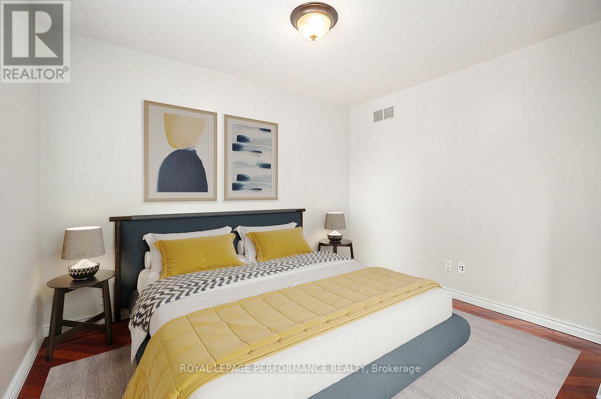 20 Perkins Street, Ottawa, ON - Indoor Photo Showing Bedroom