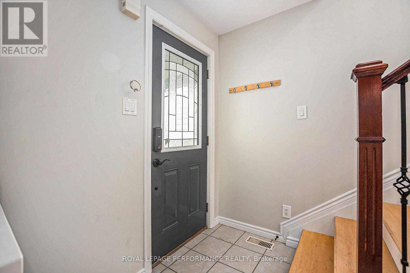 20 Perkins Street, Ottawa, ON - Indoor Photo Showing Other Room
