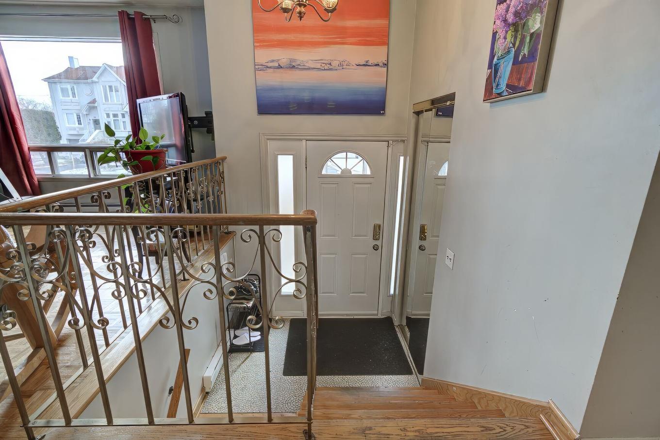 Entrée extérieure - 202 27E Avenue, L'Île-Perrot, QC - Indoor Photo Showing Other Room