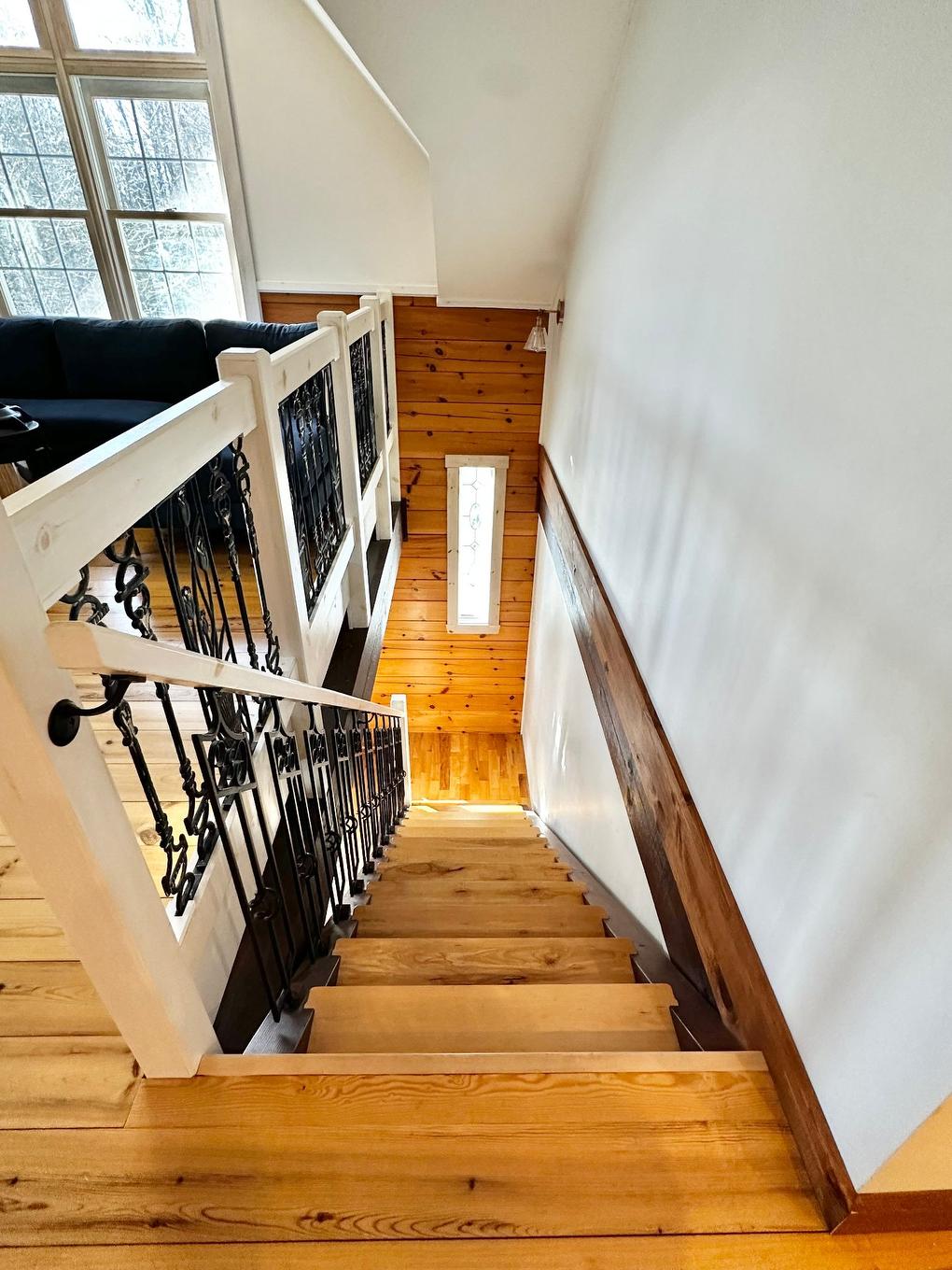 Staircase - 2178 Ch. De La Gare, Val-Morin, QC - Indoor Photo Showing Other Room