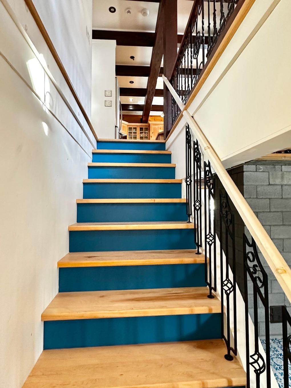 Staircase - 2178 Ch. De La Gare, Val-Morin, QC - Indoor Photo Showing Other Room
