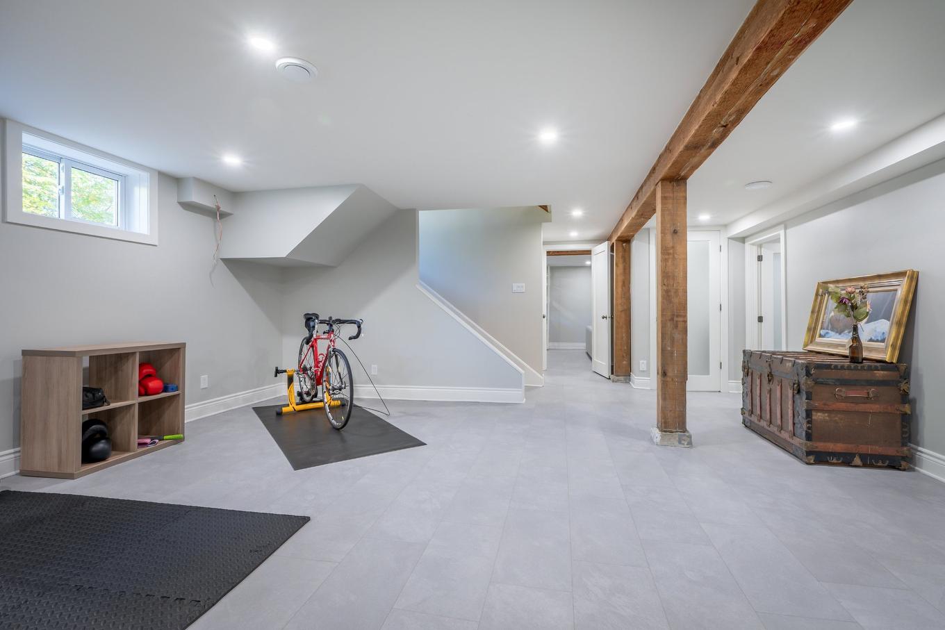 Salle familiale - 1123 Ch. De La Montagne, Mont-Saint-Hilaire, QC - Indoor