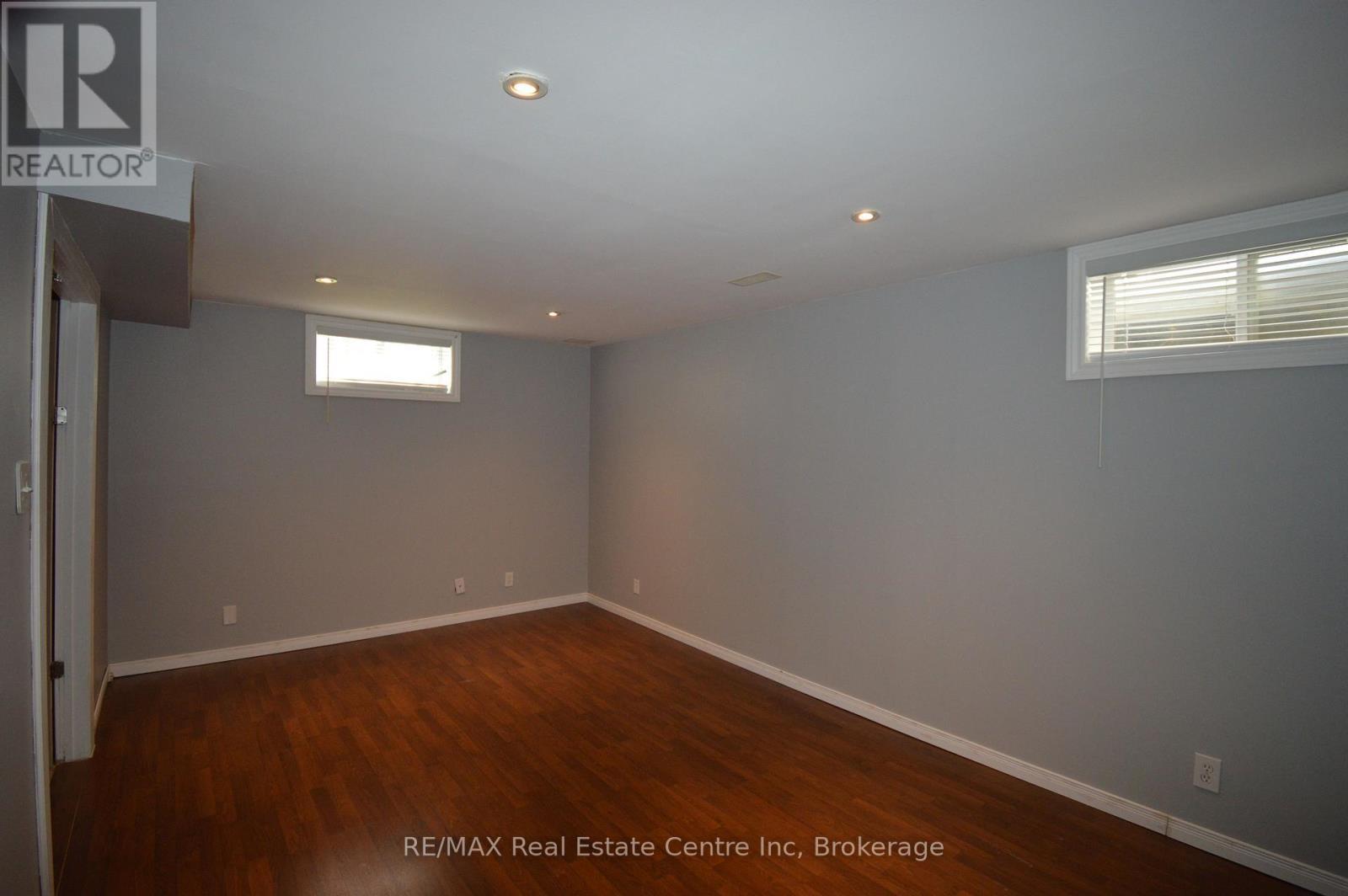 49 Edwards Street, Guelph (Grange Road), ON - Indoor