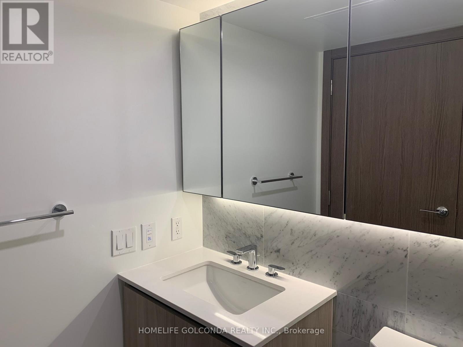 1805 - 19 Bathurst Street, Toronto, ON - Indoor Photo Showing Bathroom