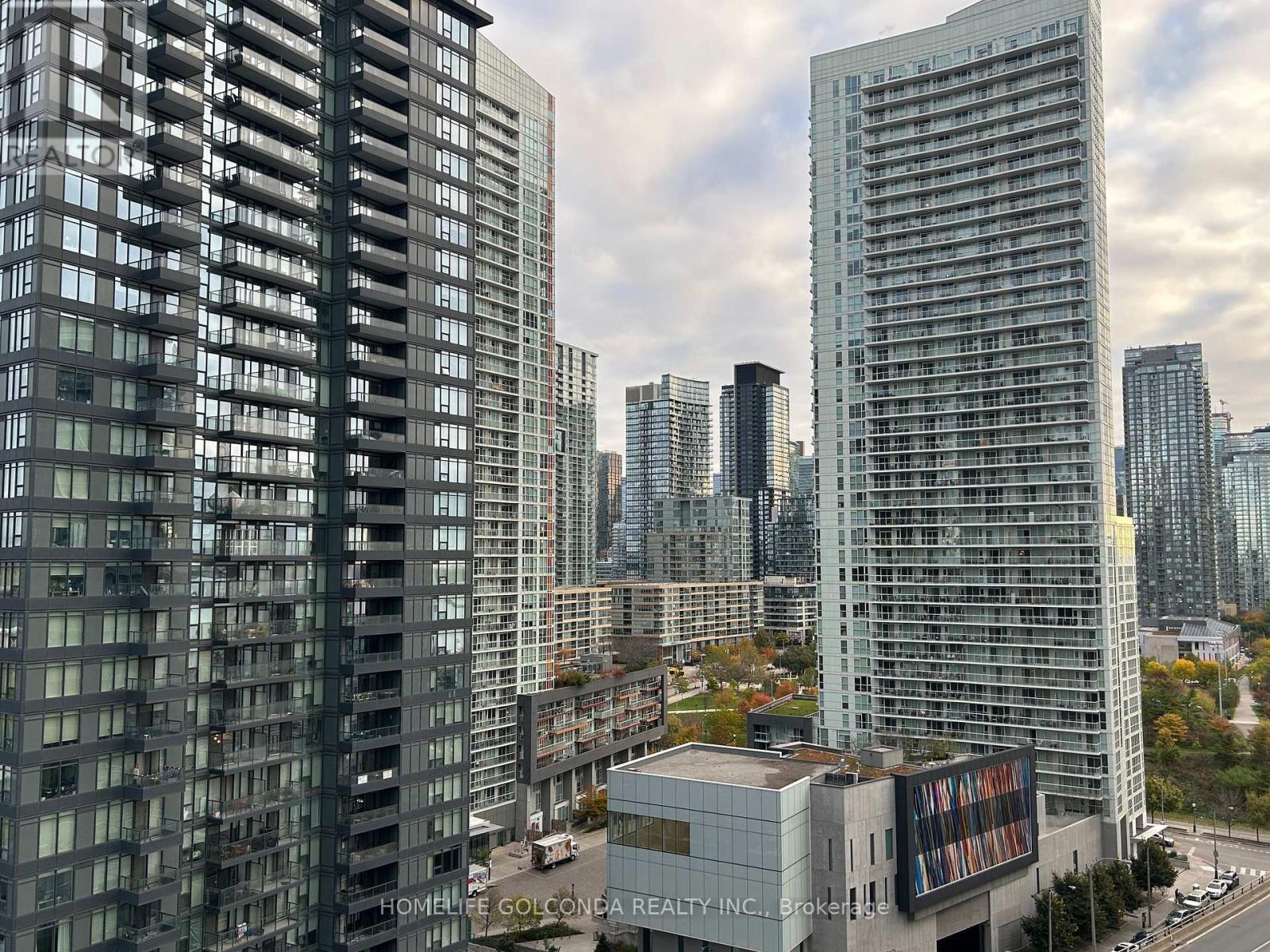 1805 - 19 Bathurst Street, Toronto, ON - Outdoor With Facade