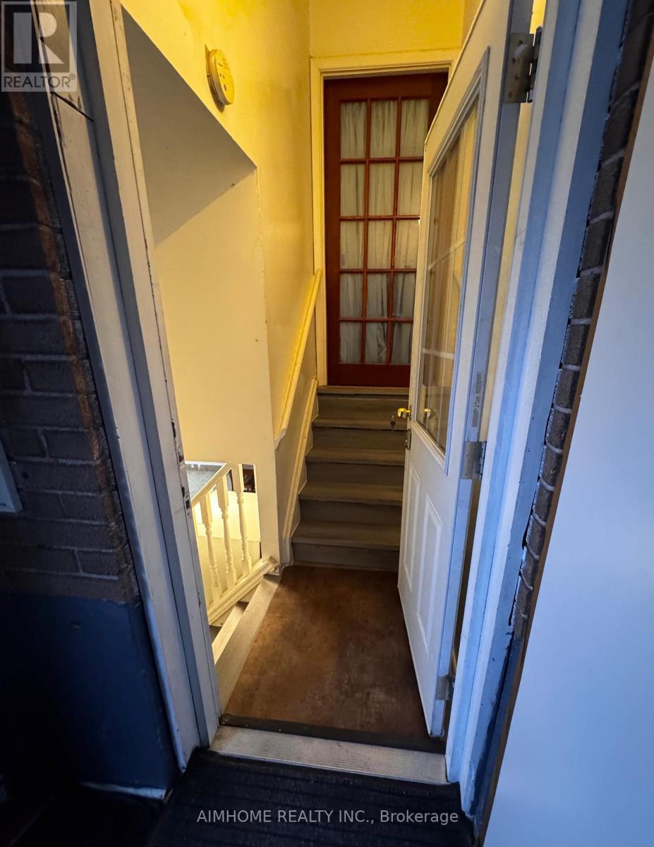 Lower - 96 Billington Crescent, Toronto, ON - Indoor Photo Showing Other Room