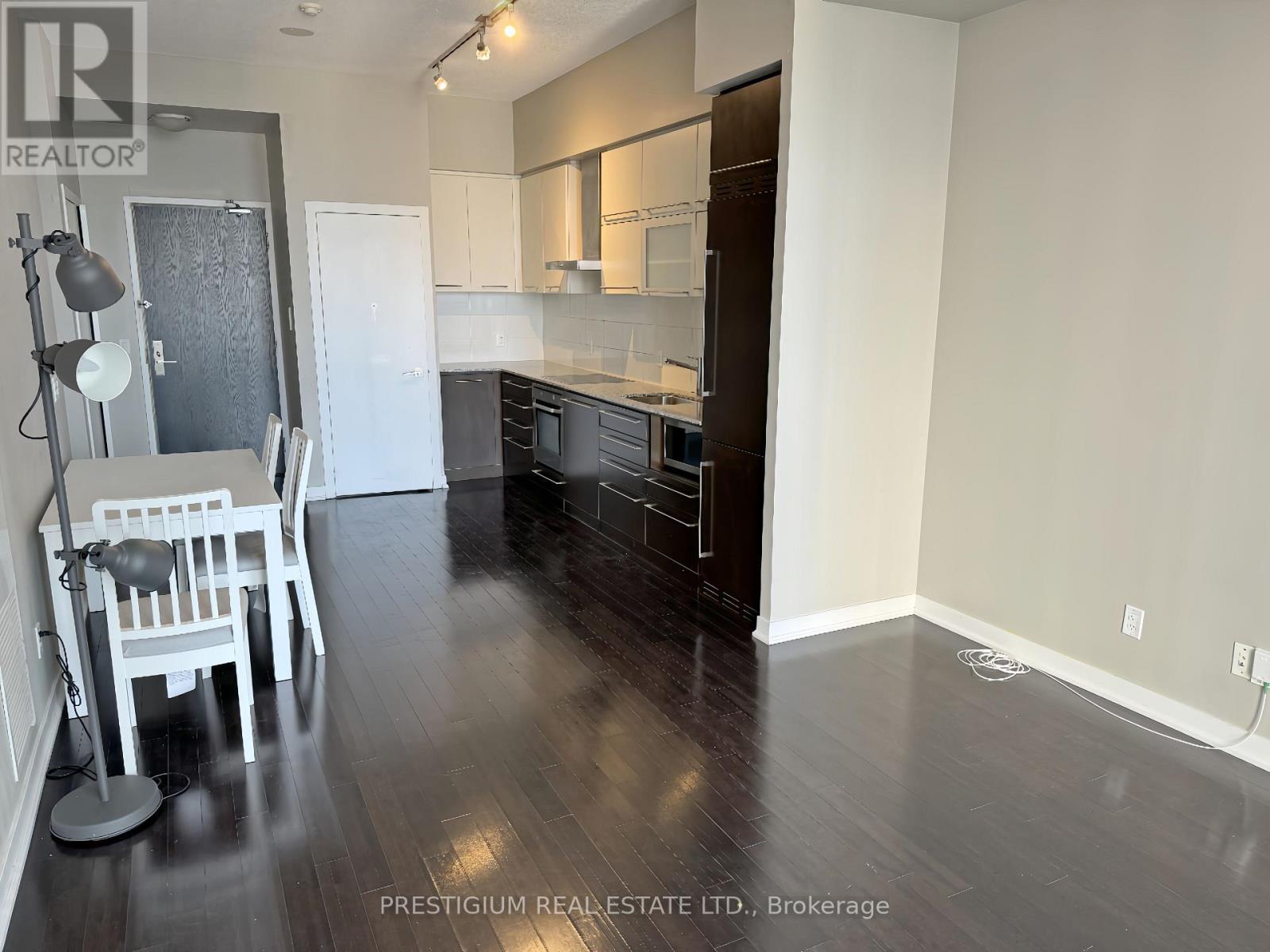 2703 - 770 Bay Street, Toronto, ON - Indoor
