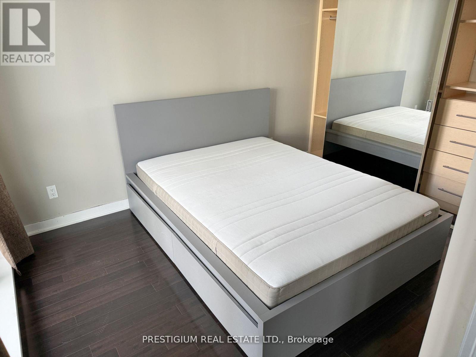 2703 - 770 Bay Street, Toronto, ON - Indoor Photo Showing Bedroom