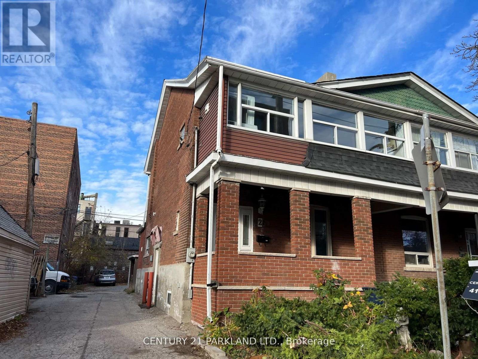 2 Dearbourne Avenue, Toronto, ON - Outdoor
