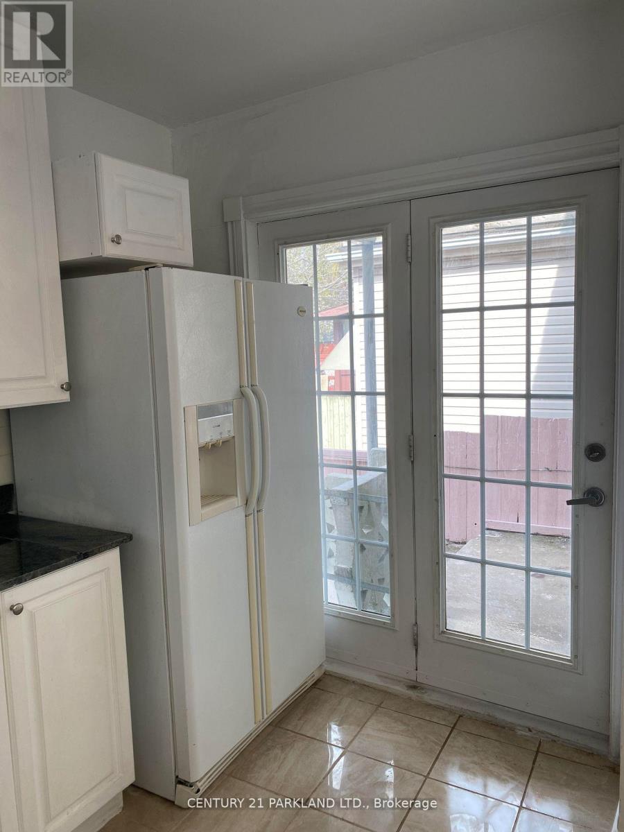 2 Dearbourne Avenue, Toronto, ON - Indoor