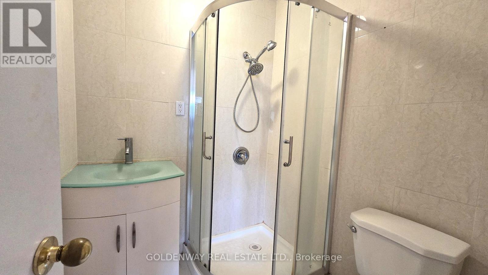 6-Upper Level - 2606 Midland Avenue, Toronto, ON - Indoor Photo Showing Bathroom