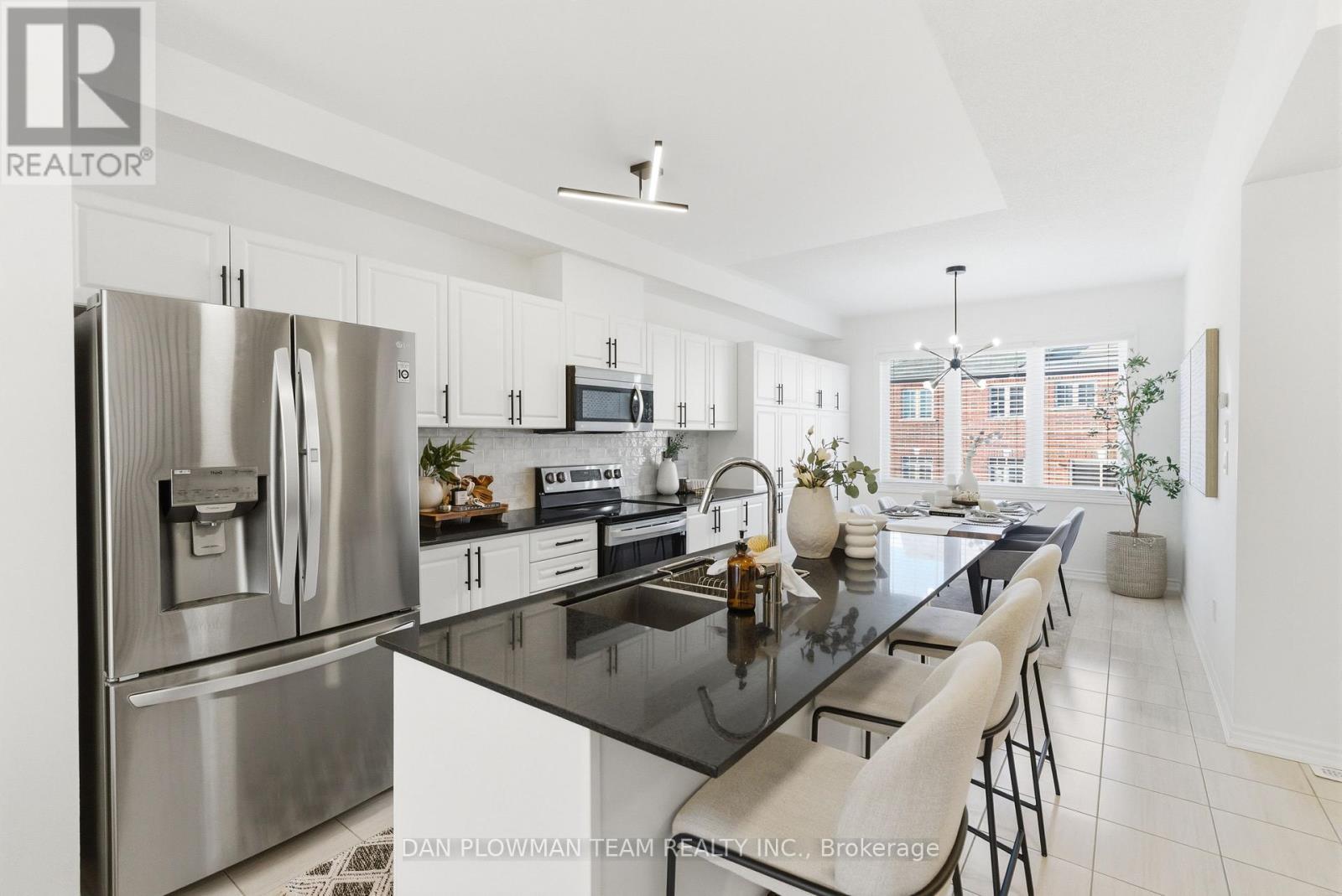 192 Honey Crisp Lane, Clarington, ON - Indoor Photo Showing Kitchen With Stainless Steel Kitchen With Double Sink With Upgraded Kitchen
