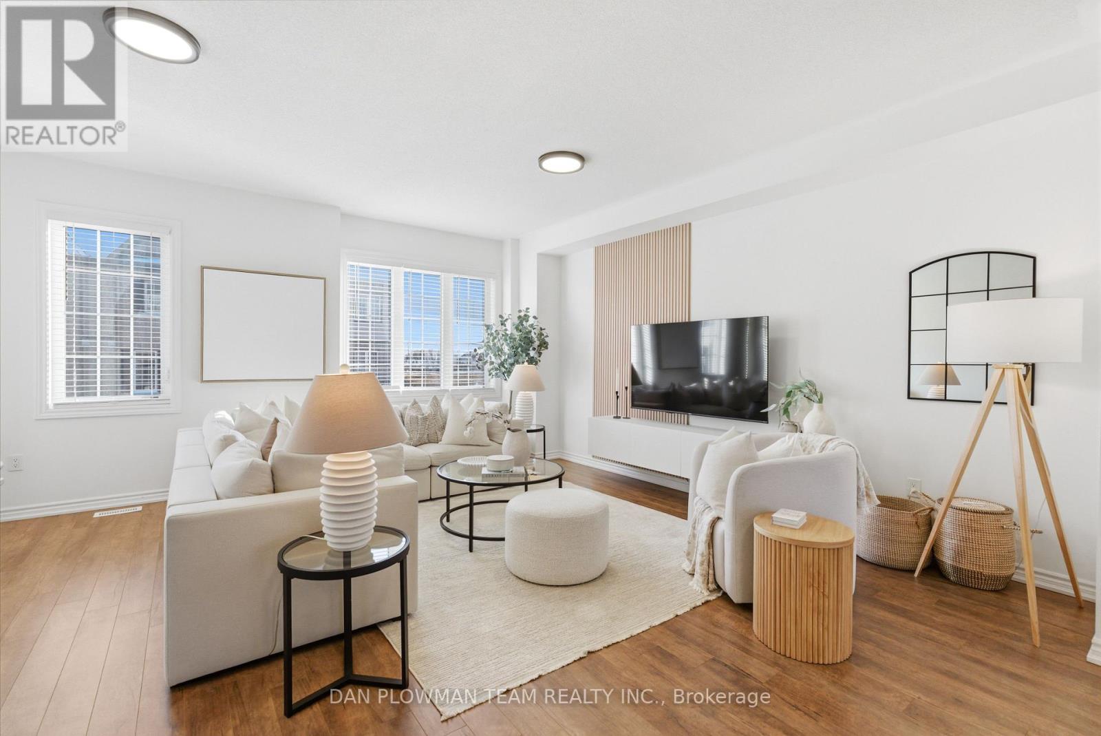 192 Honey Crisp Lane, Clarington, ON - Indoor Photo Showing Living Room