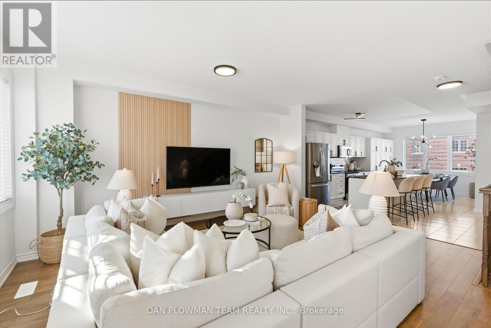 192 Honey Crisp Lane, Clarington, ON - Indoor Photo Showing Living Room