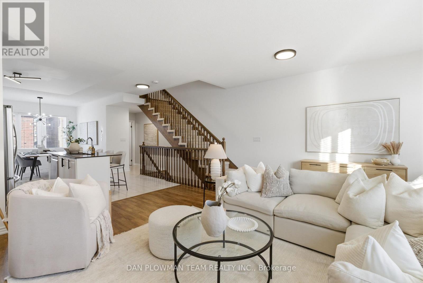192 Honey Crisp Lane, Clarington, ON - Indoor Photo Showing Living Room