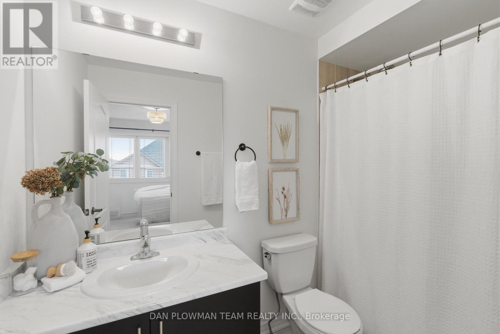 192 Honey Crisp Lane, Clarington, ON - Indoor Photo Showing Bathroom