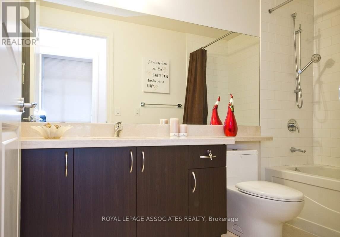 102 - 39 Upper Duke Crescent, Markham, ON - Indoor Photo Showing Bathroom