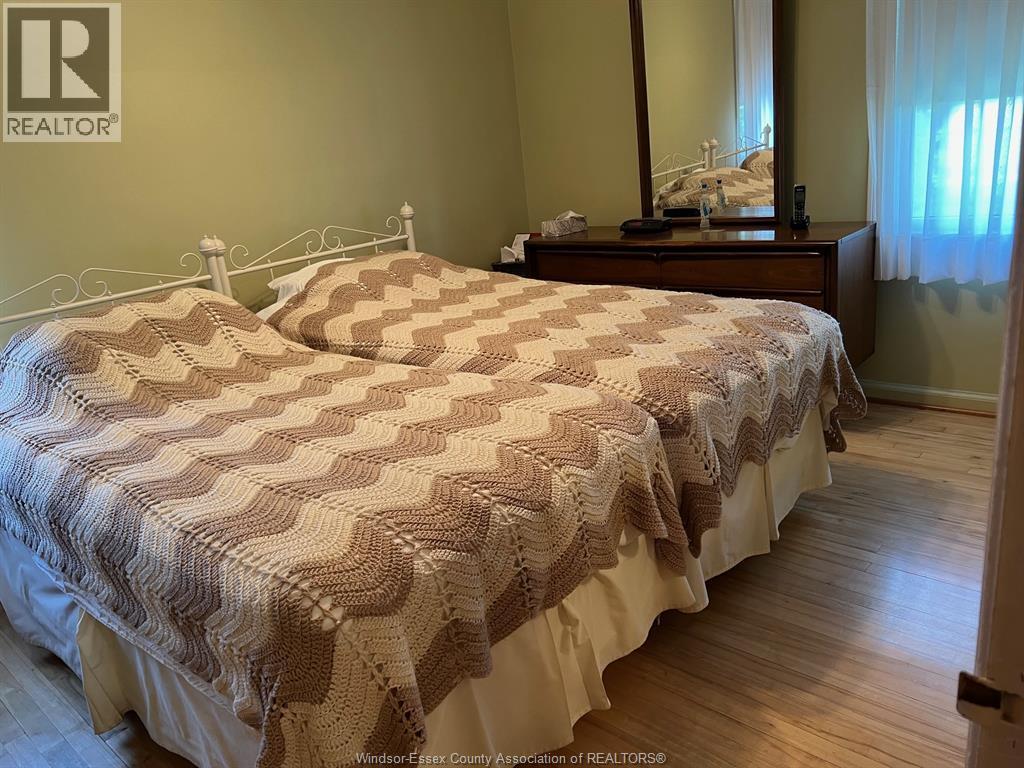 2678 Randolph Avenue, Windsor, ON - Indoor Photo Showing Bedroom