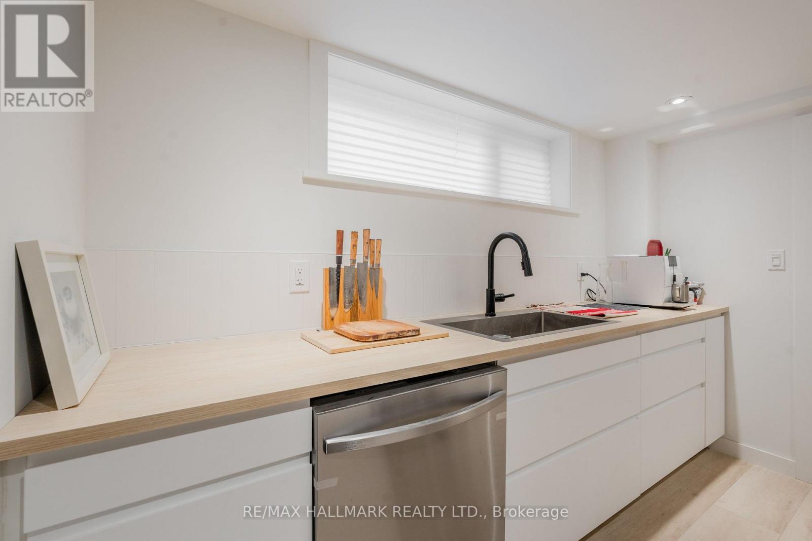 Bsmt - 44 Robertsfield Crescent, Toronto, ON - Indoor