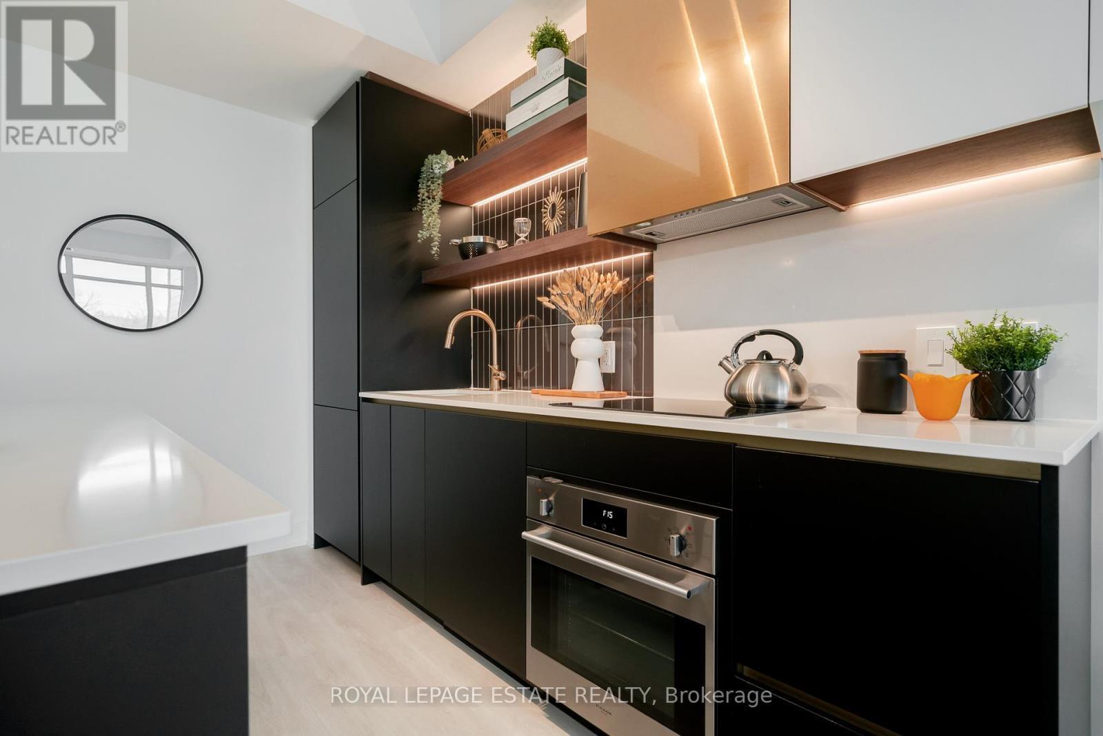 404 - 1285 Queen Street E, Toronto, ON - Indoor