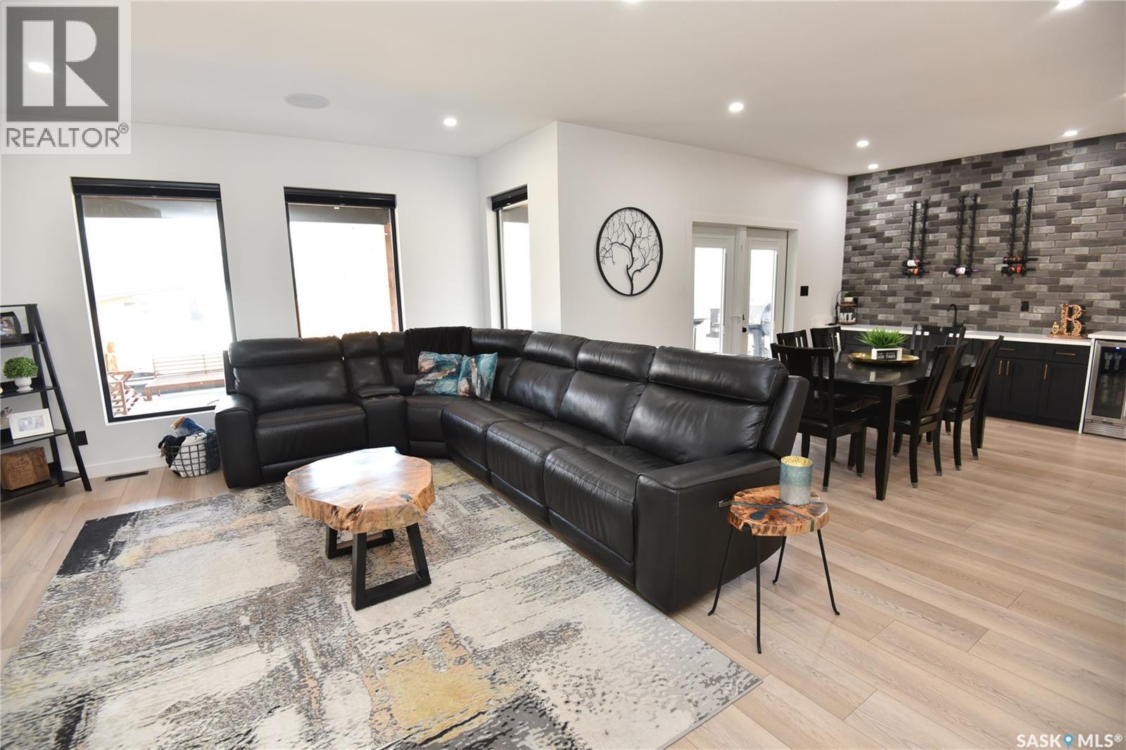 302 Coventry Crescent, Nipawin, SK - Indoor Photo Showing Living Room
