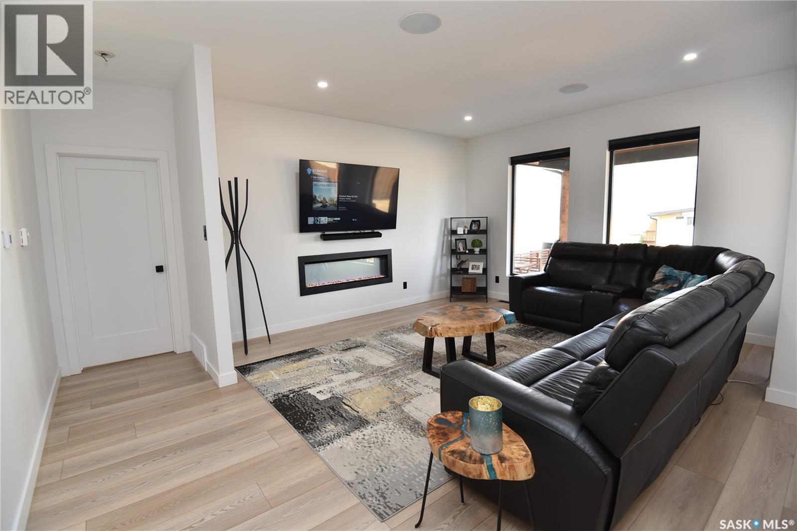 302 Coventry Crescent, Nipawin, SK - Indoor Photo Showing Living Room