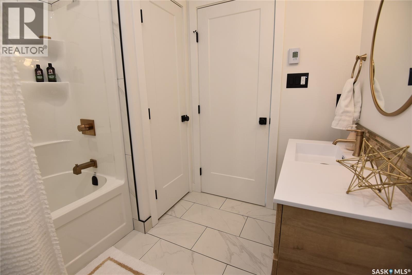 302 Coventry Crescent, Nipawin, SK - Indoor Photo Showing Bathroom