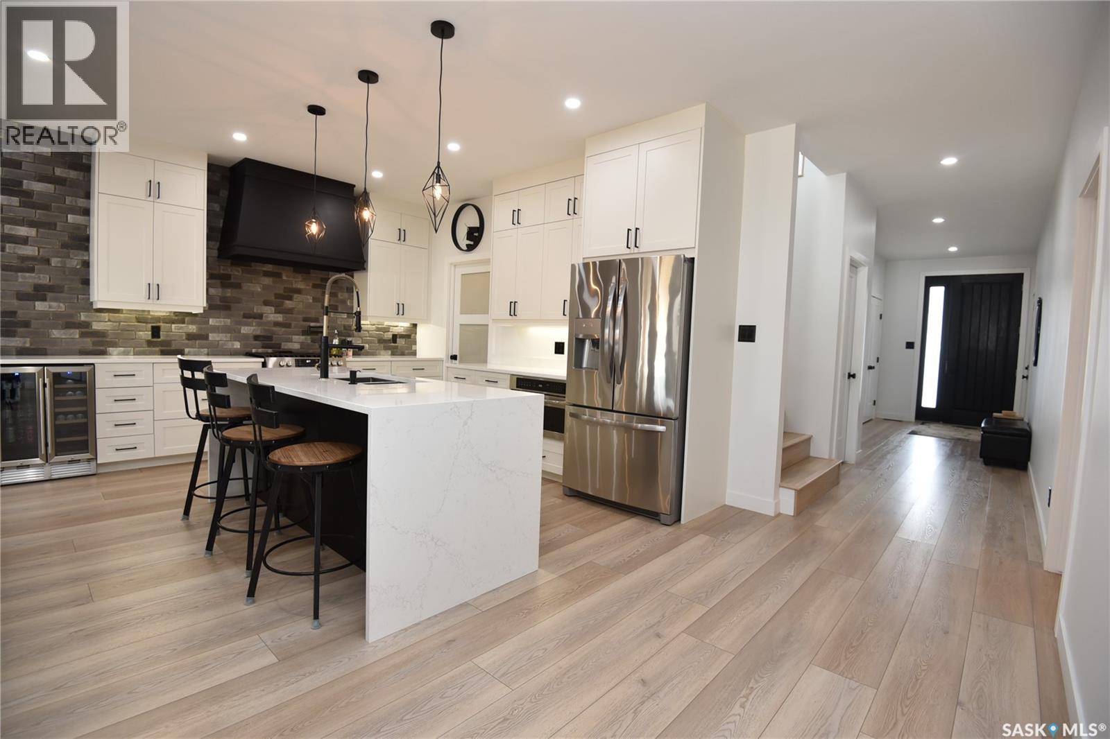 302 Coventry Crescent, Nipawin, SK - Indoor Photo Showing Kitchen With Upgraded Kitchen