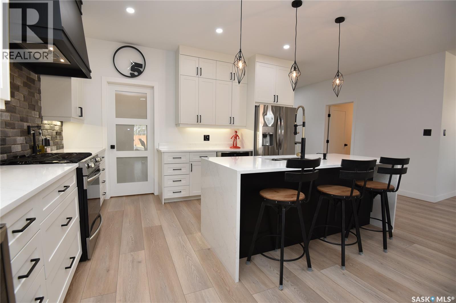 302 Coventry Crescent, Nipawin, SK - Indoor Photo Showing Kitchen With Upgraded Kitchen