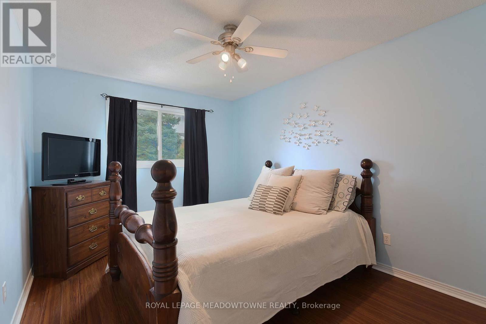 2374 Hargood Place, Mississauga, ON - Indoor Photo Showing Bedroom