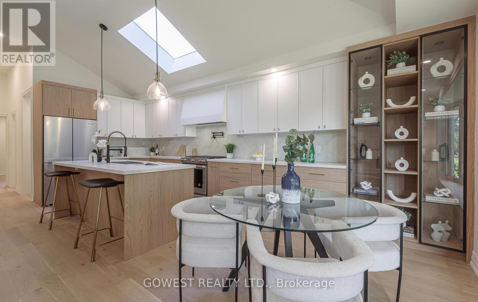 27 Hollister Road, Toronto, ON - Indoor