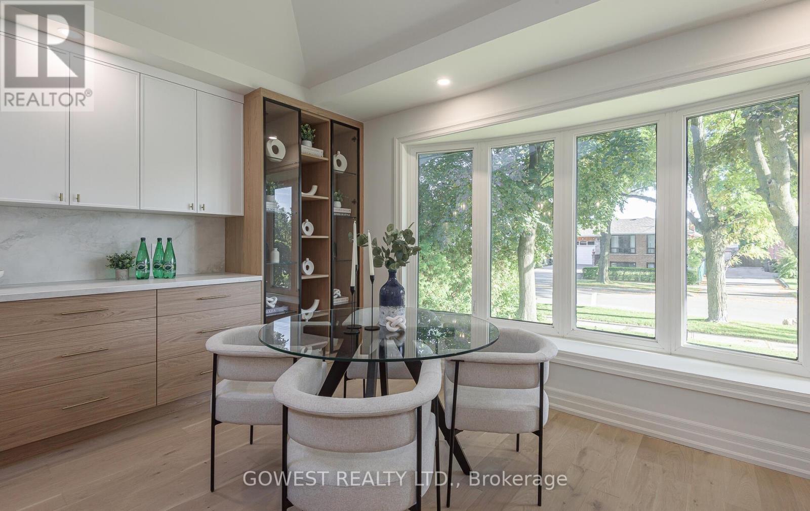 27 Hollister Road, Toronto, ON - Indoor Photo Showing Dining Room