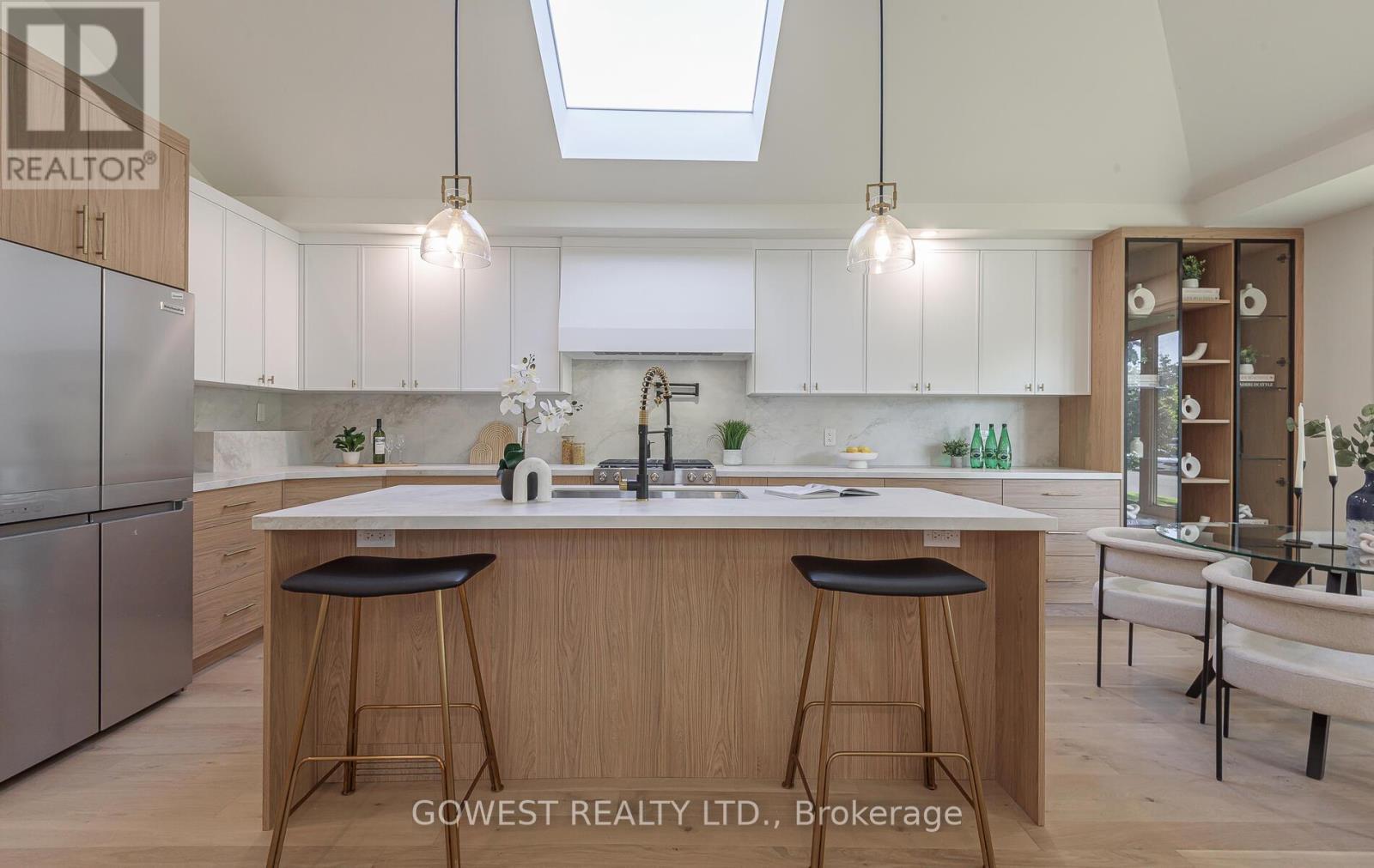 27 Hollister Road, Toronto, ON - Indoor Photo Showing Kitchen With Double Sink