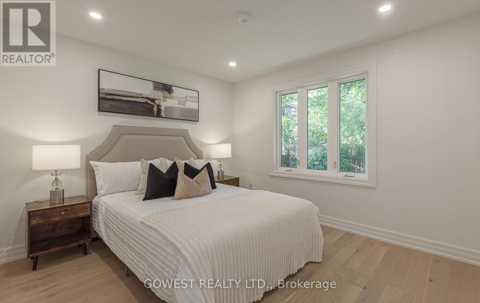 27 Hollister Road, Toronto, ON - Indoor Photo Showing Bedroom