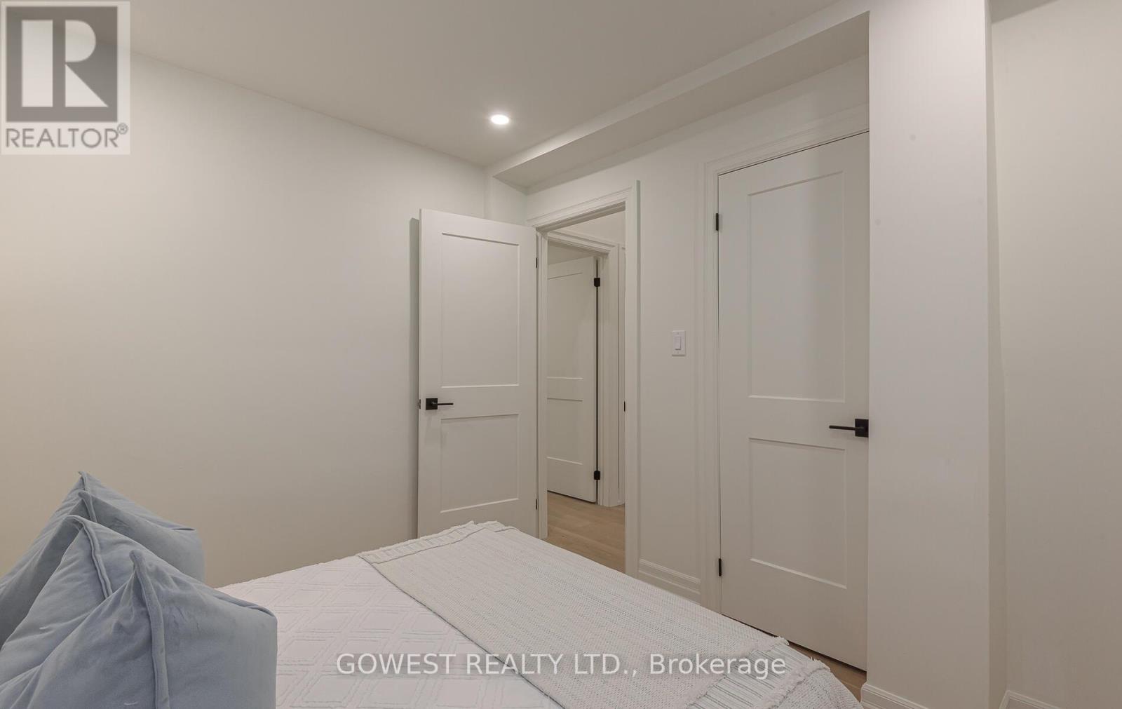 27 Hollister Road, Toronto, ON - Indoor Photo Showing Bedroom
