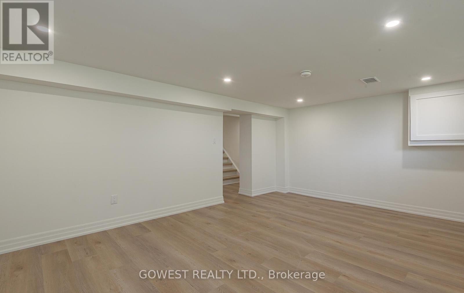 27 Hollister Road, Toronto, ON - Indoor