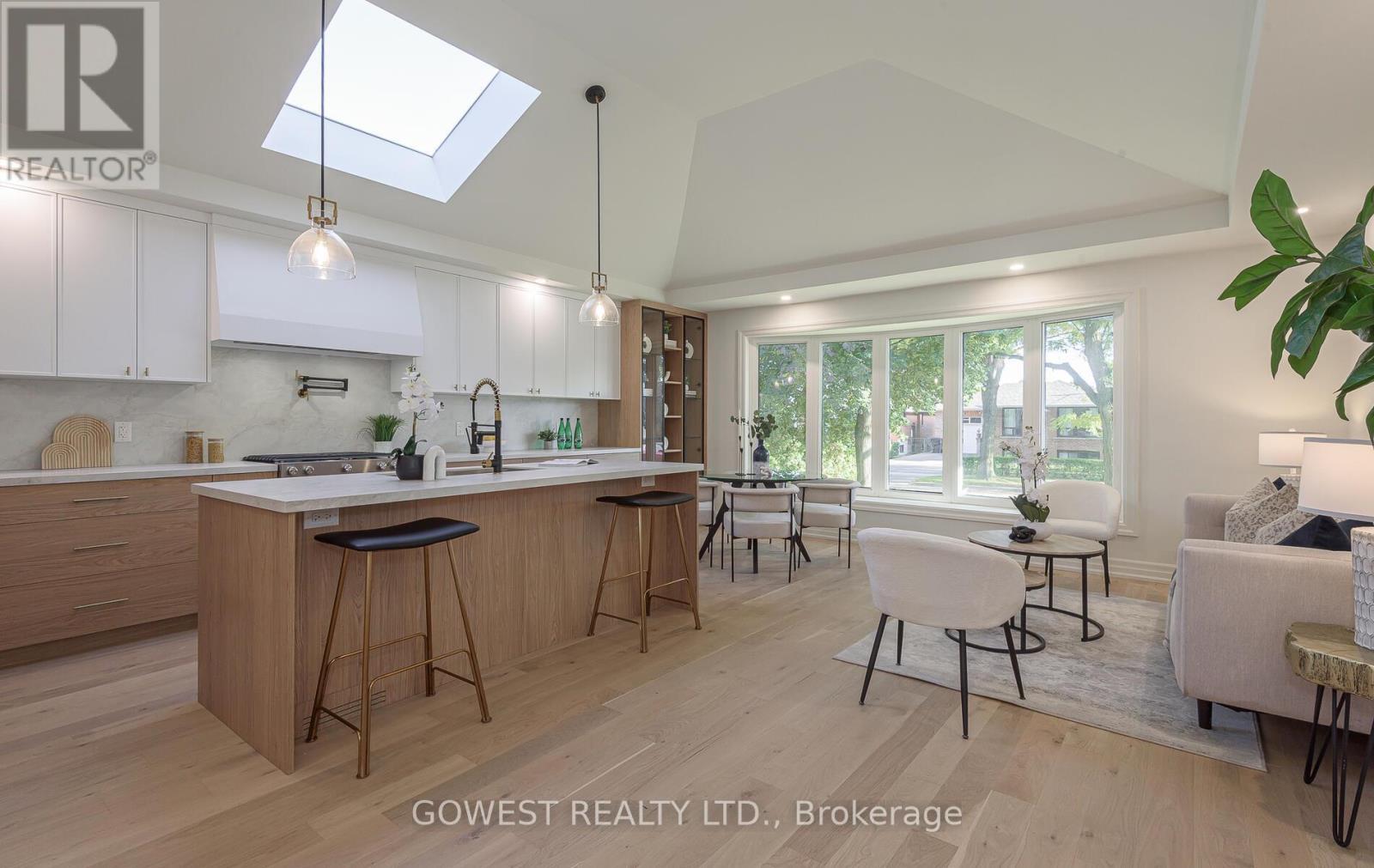 27 Hollister Road, Toronto, ON - Indoor