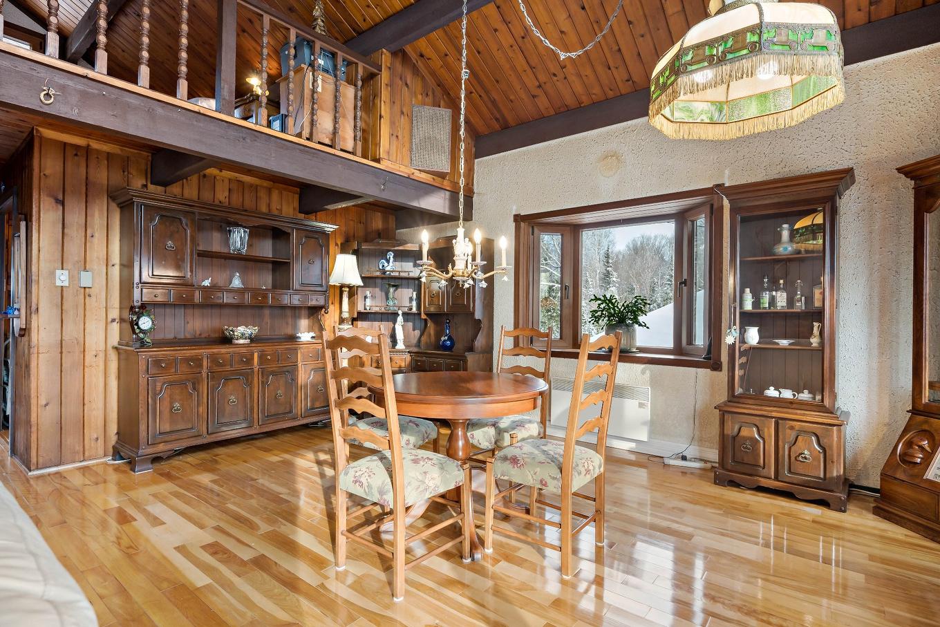 Salle à manger - 139 Rue De Chamonix, Sainte-Agathe-Des-Monts, QC - Indoor Photo Showing Dining Room