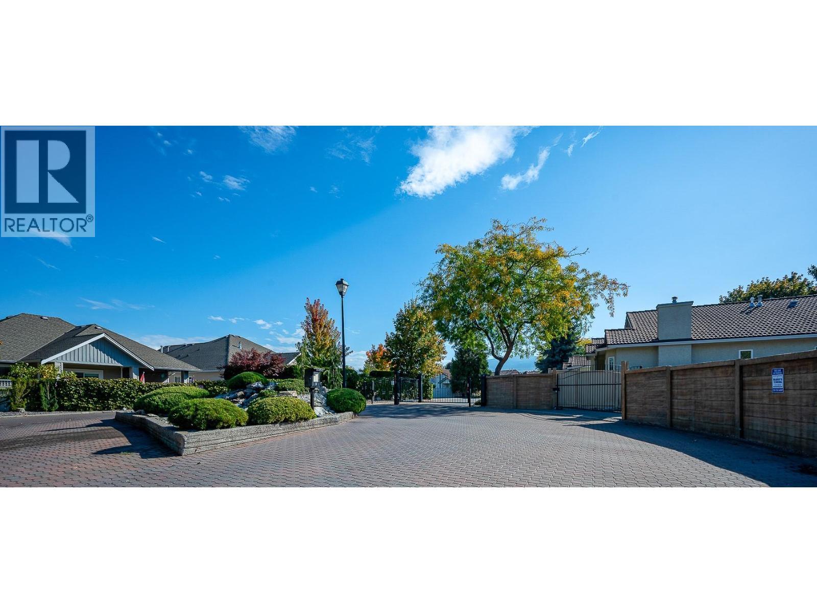 609 Truswell Road Unit# 105, Kelowna, BC - Outdoor