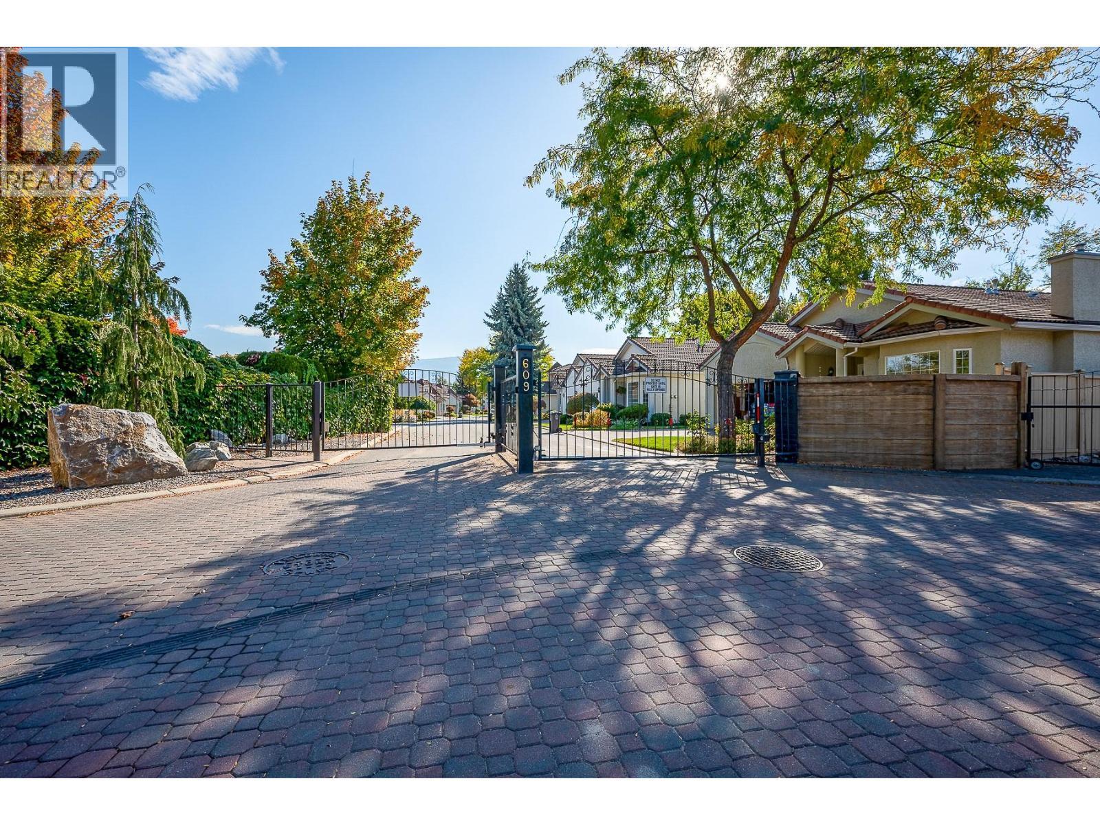 609 Truswell Road Unit# 105, Kelowna, BC - Outdoor