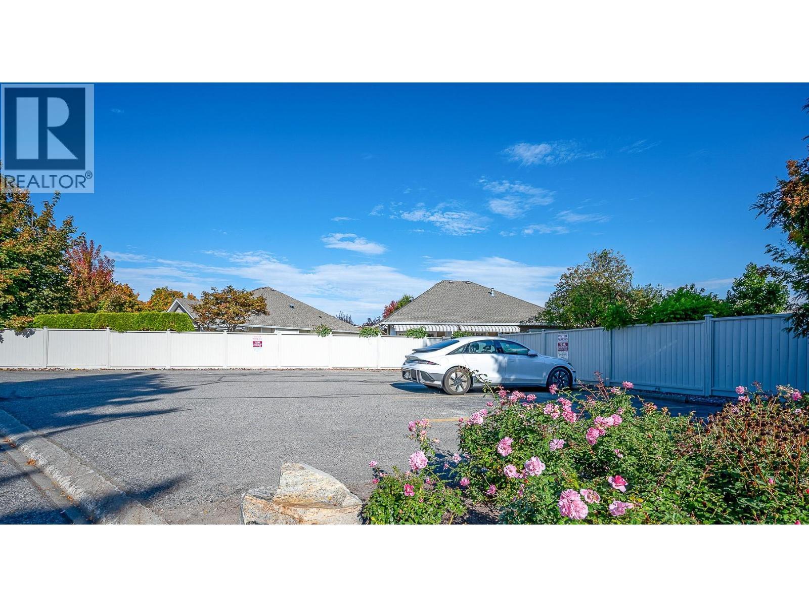 Visitor Parking - 609 Truswell Road Unit# 105, Kelowna, BC - Outdoor