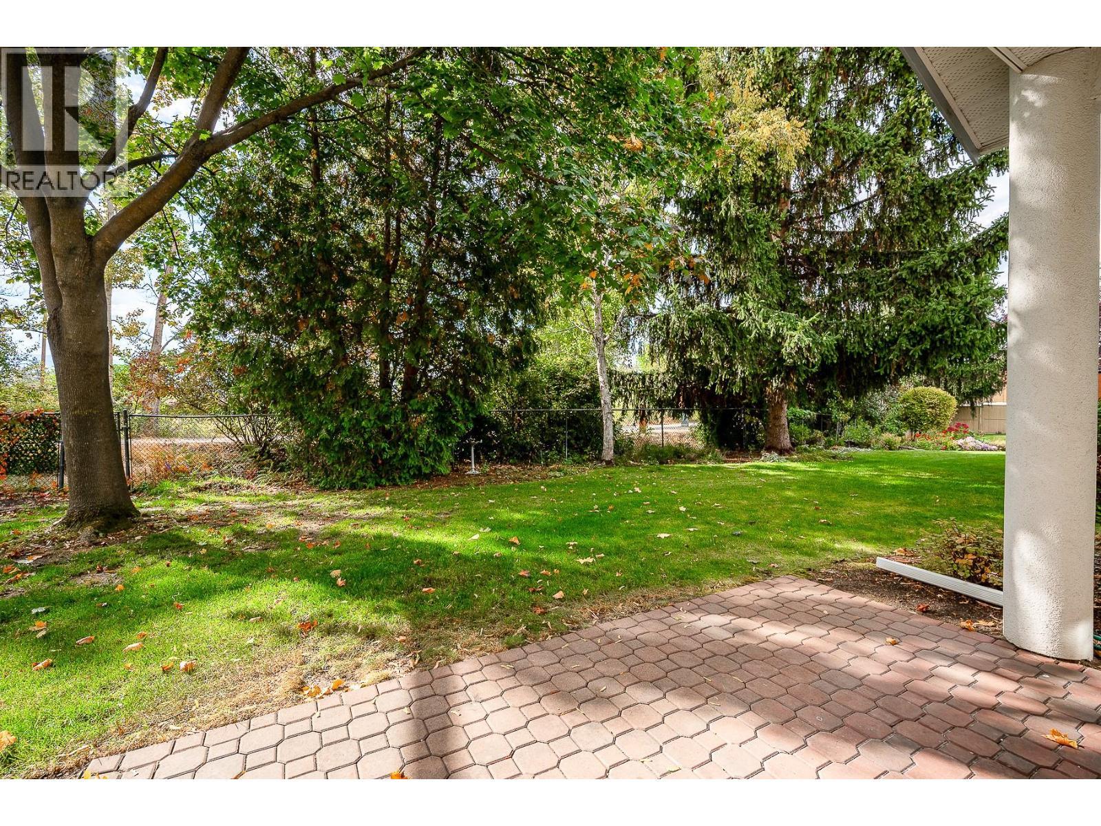 609 Truswell Road Unit# 105, Kelowna, BC - Outdoor