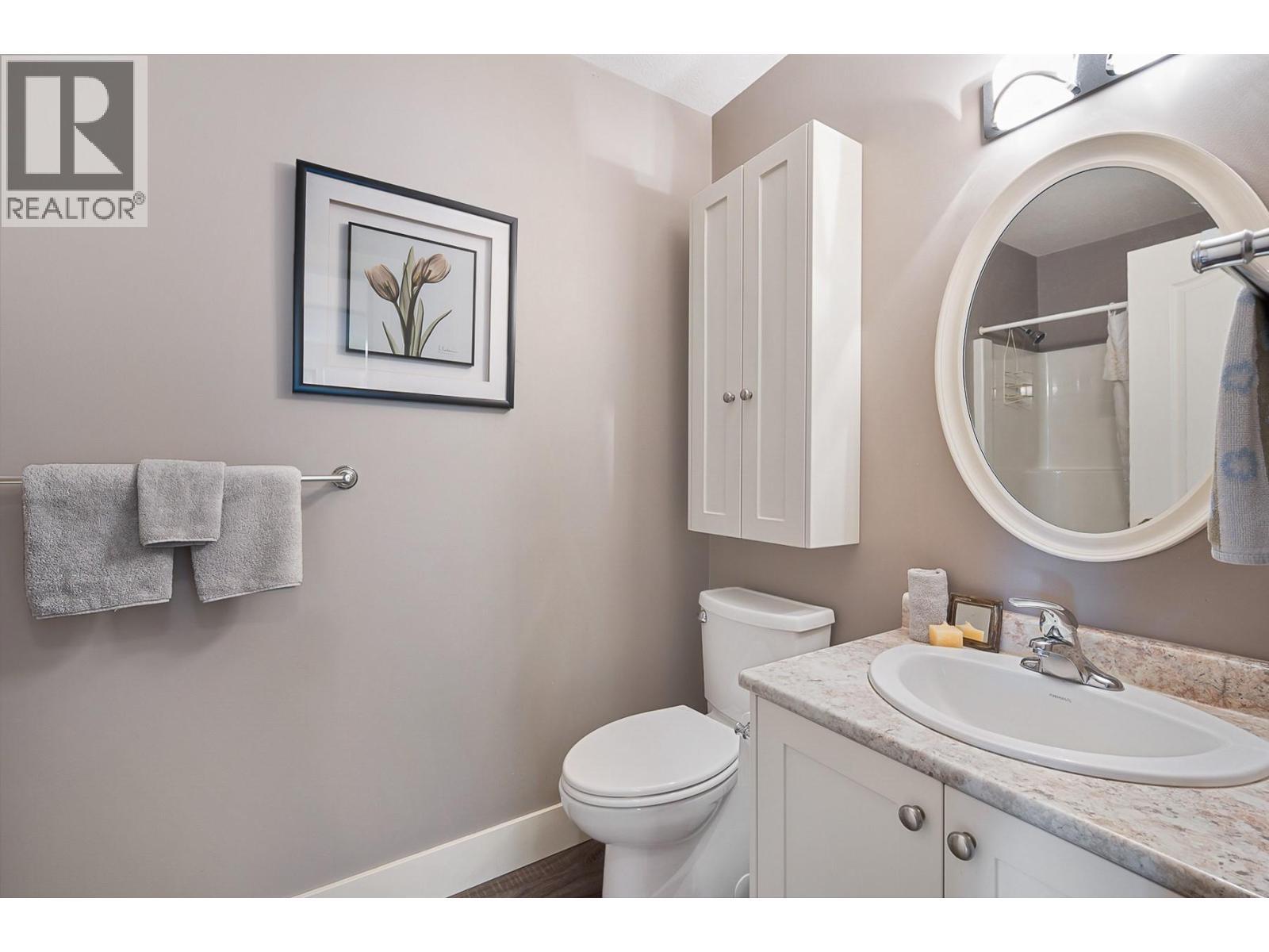609 Truswell Road Unit# 105, Kelowna, BC - Indoor Photo Showing Bathroom