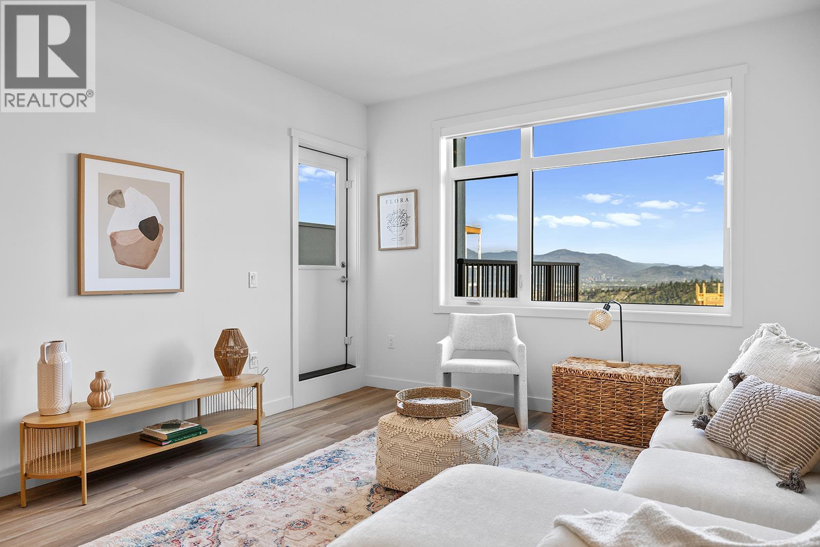 Photos are of a similar home; some features may vary - 1057 Frost Road Unit# 303, Kelowna, BC - Indoor